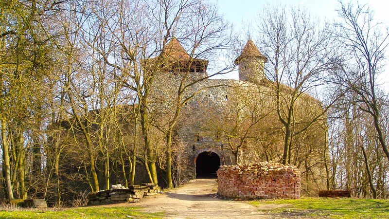 25.-Novy-hrad-u-adamova